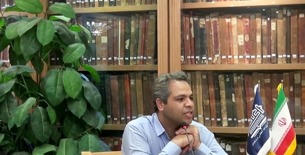  کتابخانه مرکزی دانشگاه قم